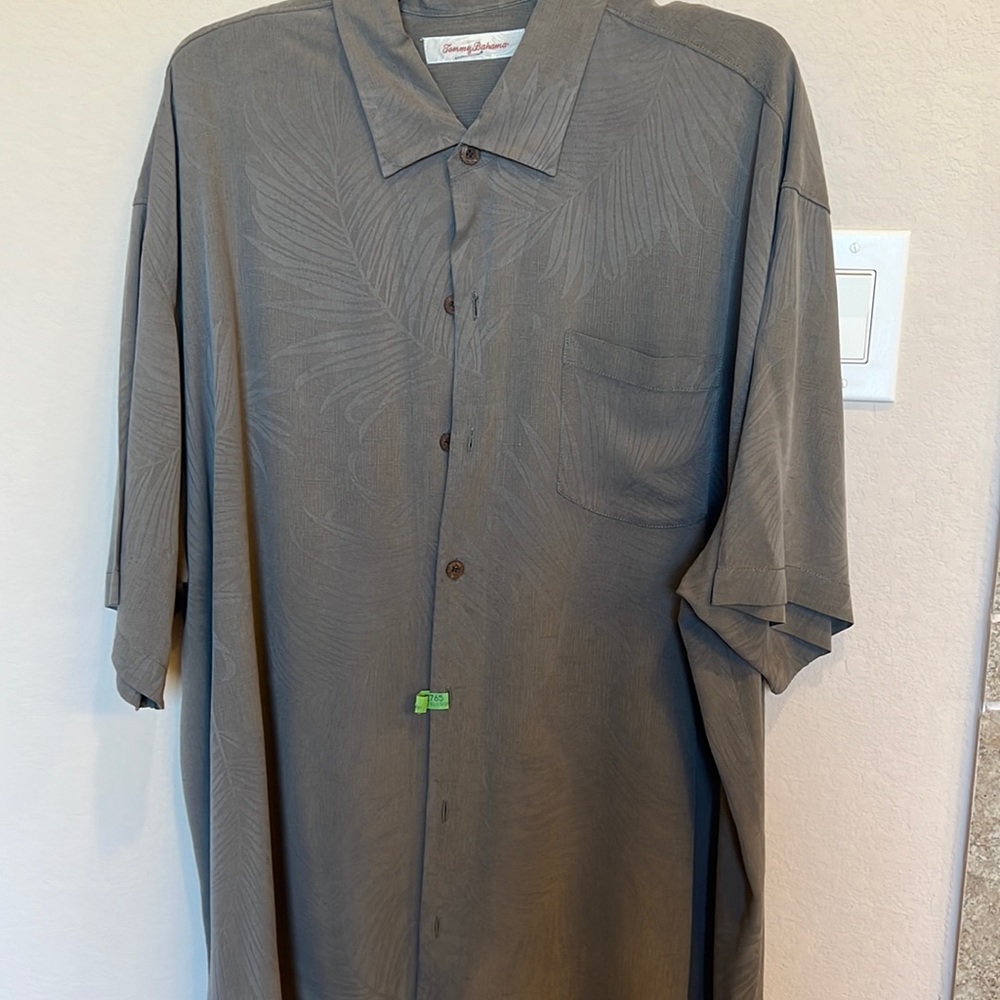 Tommy Bahamas short sleeve button down , olive , worn maybe twice. Size XXL